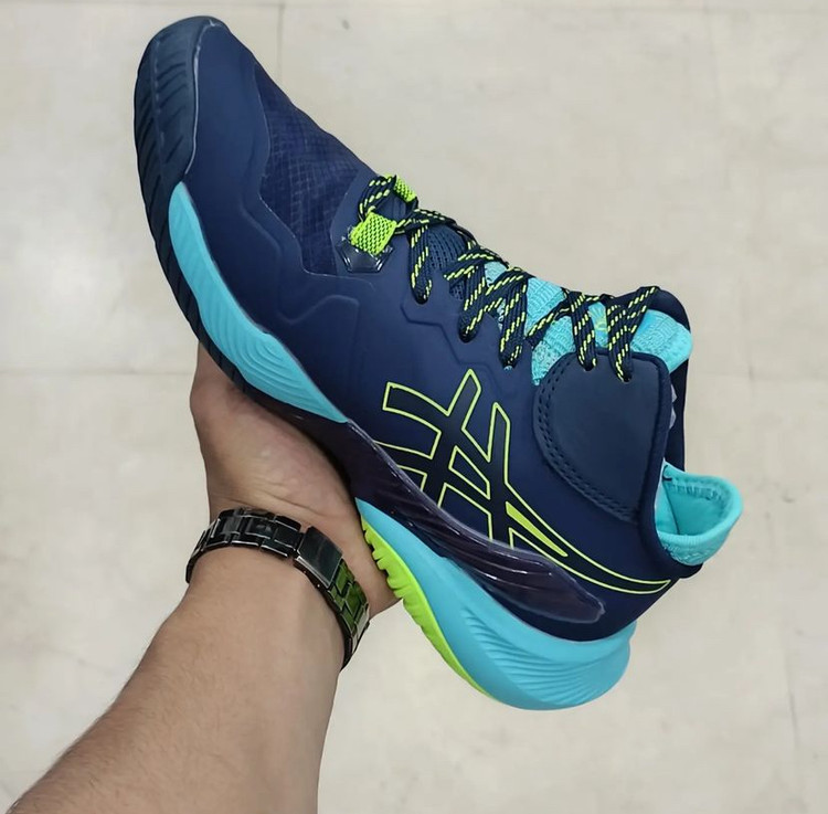 کتونی والیبالی اسیکس تولید ویتنام وارداتی