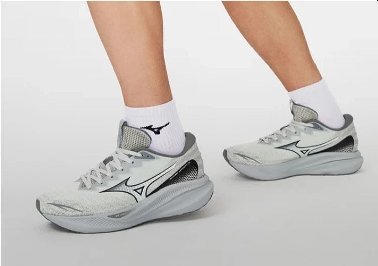 کتونی میزانو مستر کوالیتی a,سایز ۴۰ تا ۴۵ تنوع رنگ/mizuno Astro plus