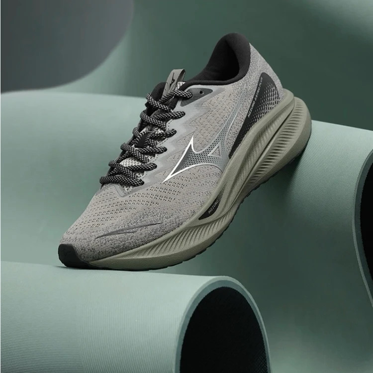 کتونی میزانو مستر کوالیتی a,سایز ۴۰ تا ۴۵ تنوع رنگ/mizuno Astro plus