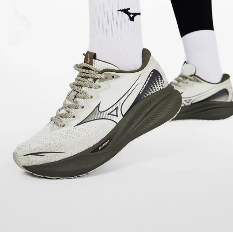 کتونی میزانو مستر کوالیتی a,سایز ۴۰ تا ۴۵ تنوع رنگ/mizuno Astro plus