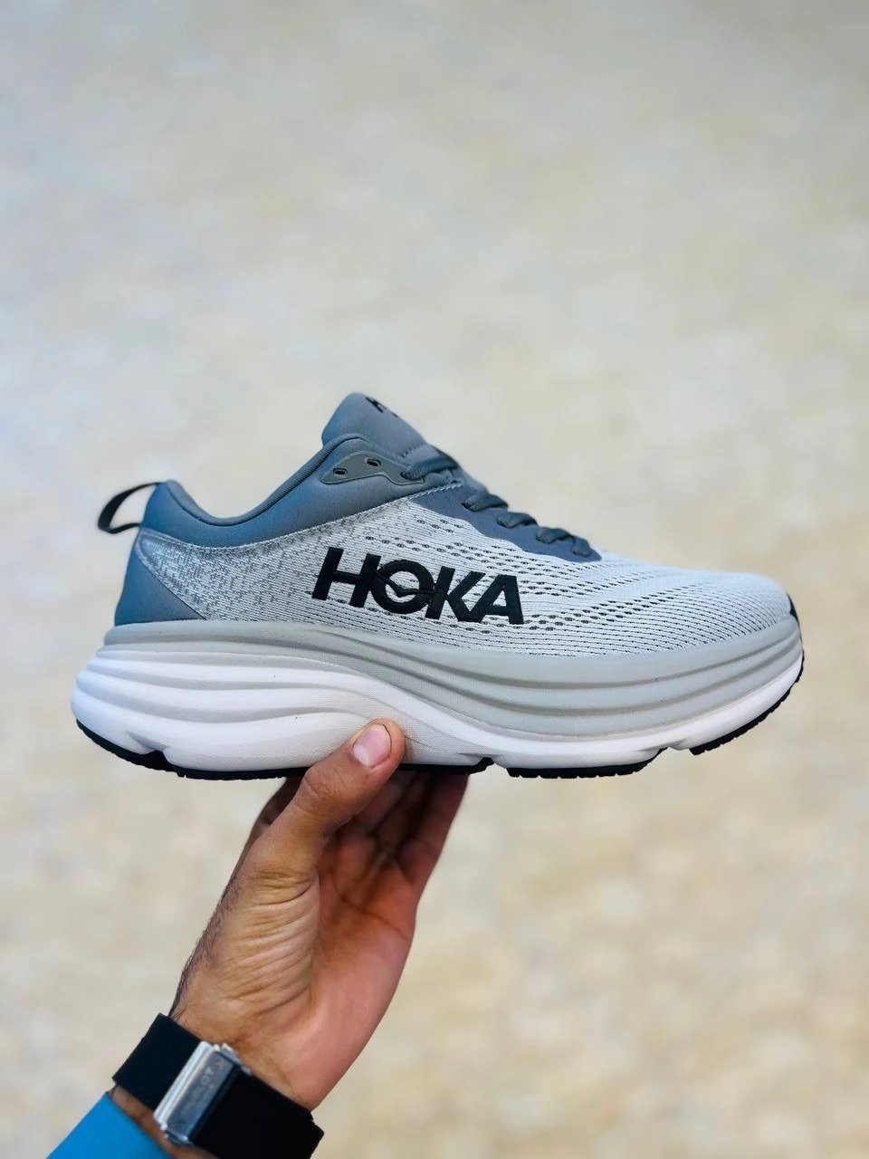 کتونی ویتنامی هوکا باندی ۸ hoka bondi 8 وارداتی