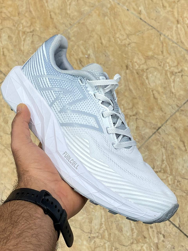 کتونی نیوبالانس ویتنام مسترکوالیتی/سایز ۴۲ الی ۴۵/چهار رنگ جذاب/Newbalance fuelcell