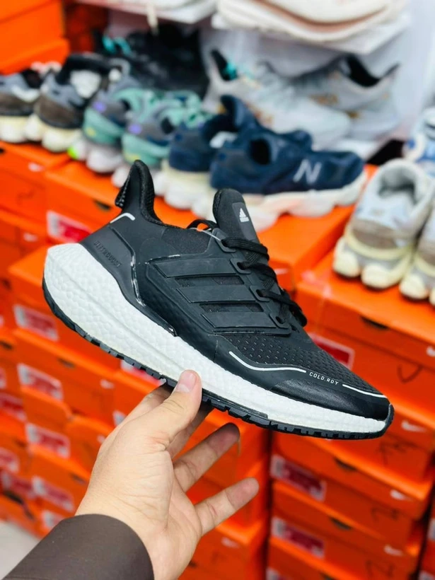 کتونی ادیداس ویتنامی زنانه/Adidas ultraboost