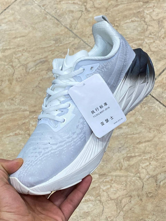 کتونی اسیکس نوا بلاست ویتنامی/سایز ۴۱ الی ۴۵/Asics nova blast4