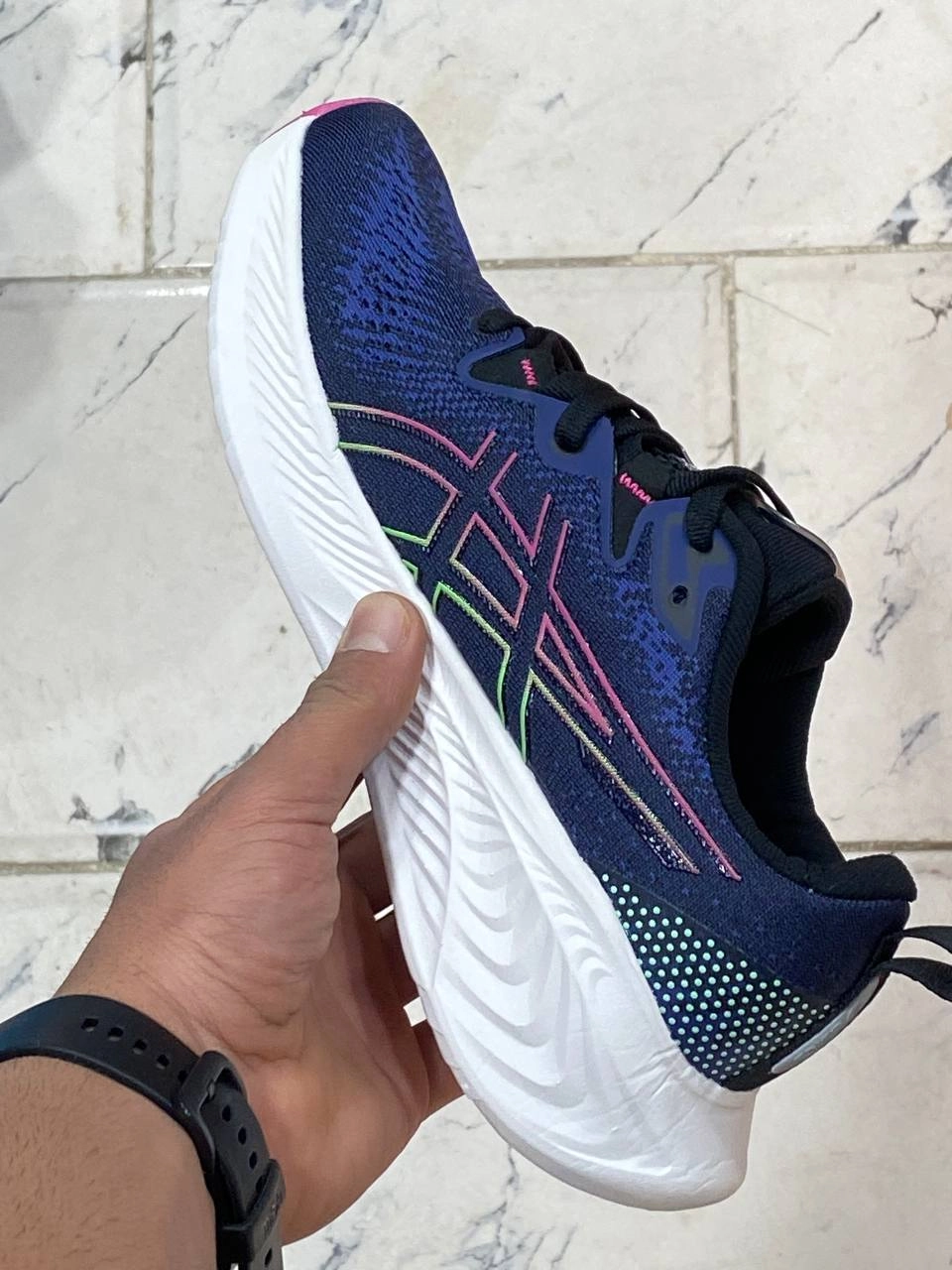 کتونی اسیکس وارداتی/سایز ۳۷ الی ۴۰/رنگ بندی جذاب/Asics Gel Cumulus