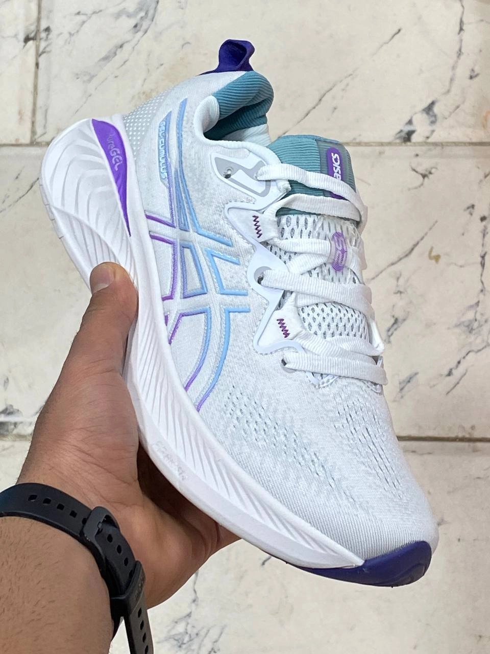 کتونی اسیکس وارداتی/سایز ۳۷ الی ۴۰/رنگ بندی جذاب/Asics Gel Cumulus