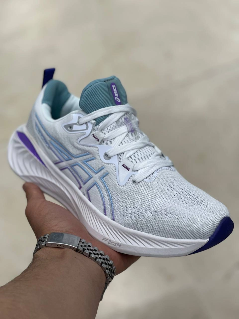 کتونی اسیکس وارداتی/سایز ۳۷ الی ۴۰/رنگ بندی جذاب/Asics Gel Cumulus