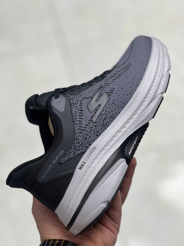 کتونی اسکیچرز /سایز ۴۰ الی ۴۵/رنگ بندی دارد/Skechers Go Ru