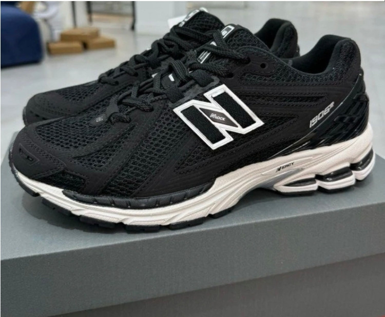 کتونی نیوبالانس ویتنامی/رنگ بندی جذاب/New balance 1906R