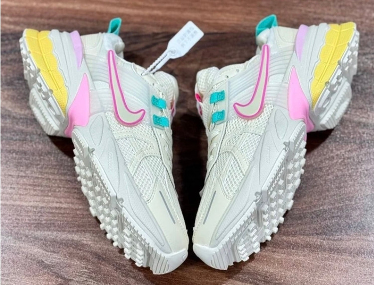 کتونی ویتنامی نایک مسترکوالیتی/ست زنانه و مردانه/رنگ بندی جذاب/Nike V2k Run