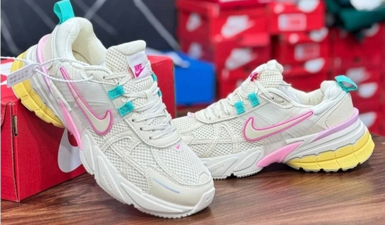 کتونی ویتنامی نایک مسترکوالیتی/ست زنانه و مردانه/رنگ بندی جذاب/Nike V2k Run