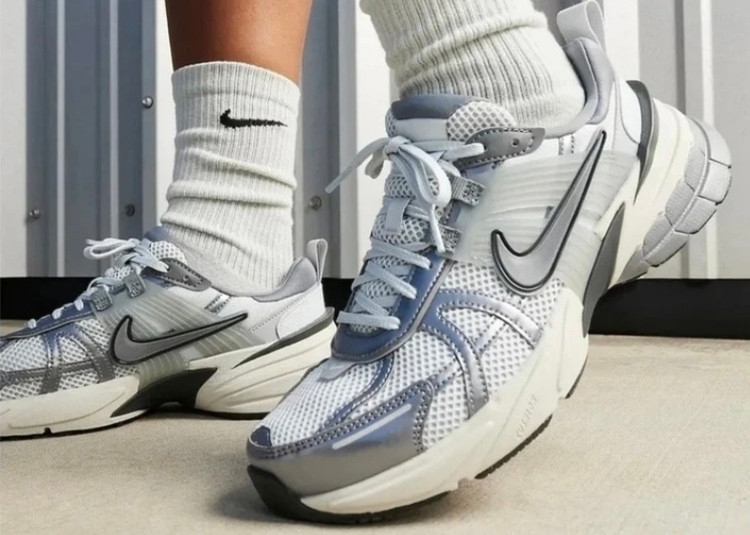 کتونی ویتنامی نایک مسترکوالیتی/ست زنانه و مردانه/رنگ بندی جذاب/Nike V2k Run