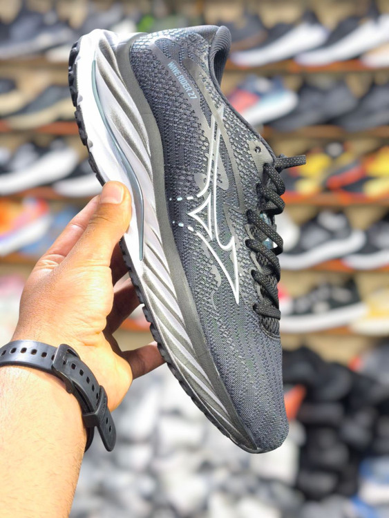 کتونی میزانو وارداتی ویتنام سایز ۴۰ تا ۴۵ /mizuno wave rider 27