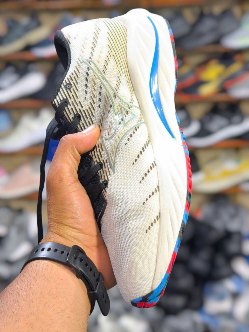 کتونی میزانو وارداتی ویتنام سایز ۴۰ تا ۴۵ /mizuno wave rider 26