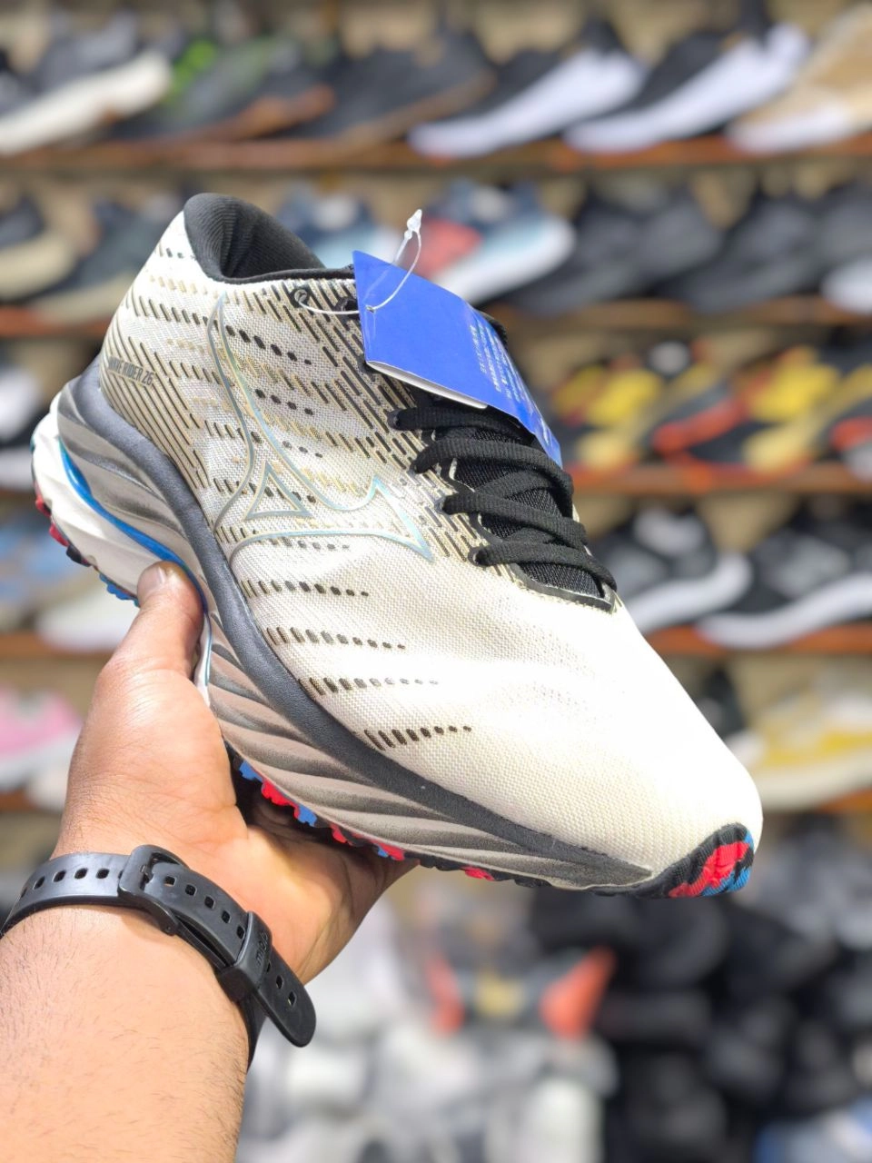 کتونی میزانو وارداتی ویتنام سایز ۴۰ تا ۴۵ /mizuno wave rider 26