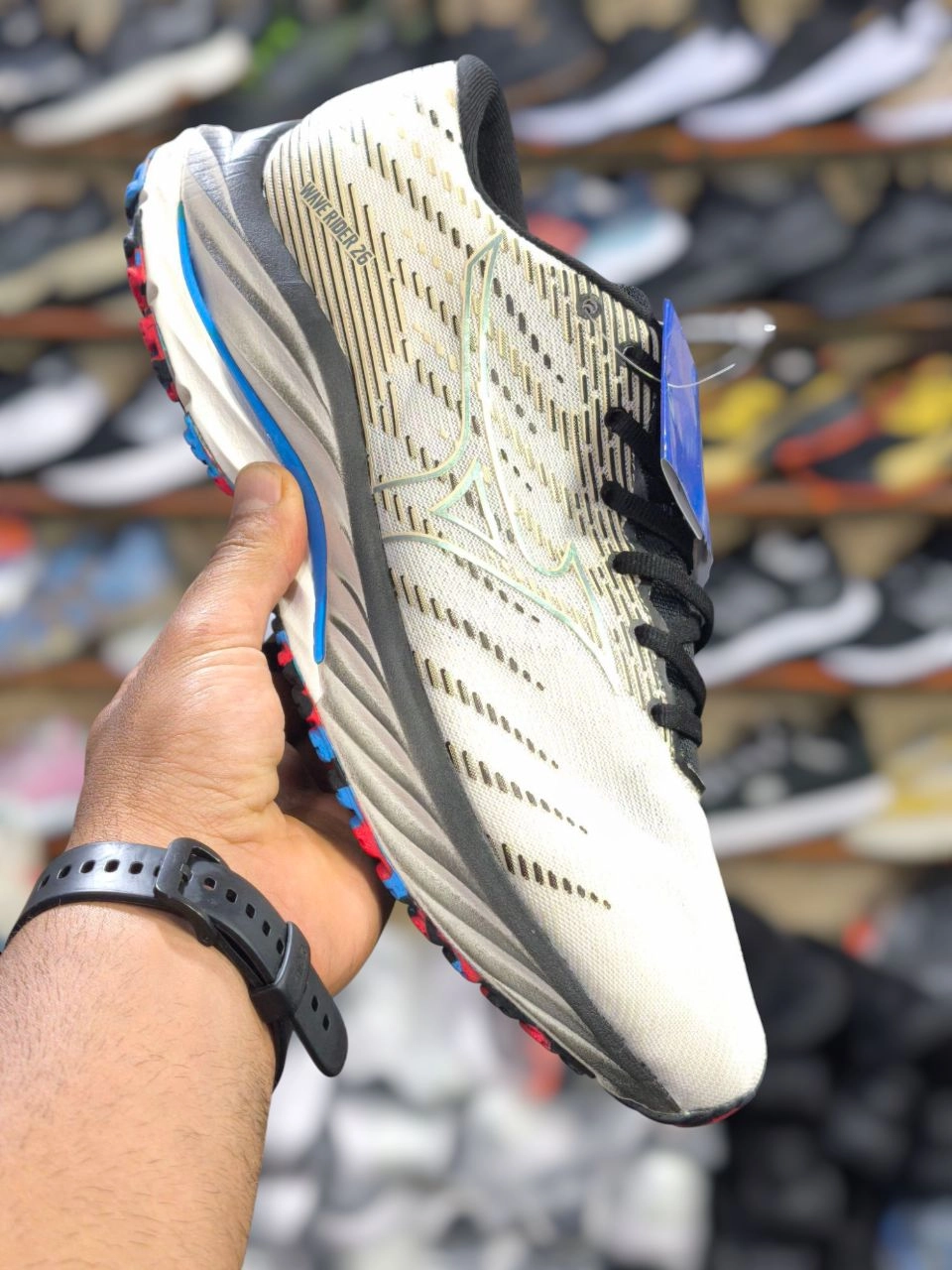 کتونی میزانو وارداتی ویتنام سایز ۴۰ تا ۴۵ /mizuno wave rider 26