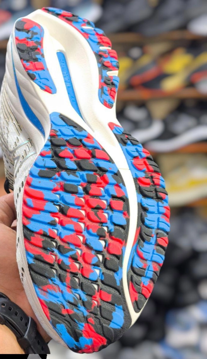 کتونی میزانو وارداتی ویتنام سایز ۴۰ تا ۴۵ /mizuno wave rider 26