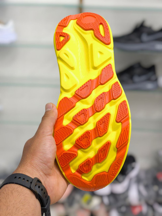 کتونی هوکا کلیفتون ۹ ویتنام وارداتی سایز 40 تا 45 /hoka clifton 9