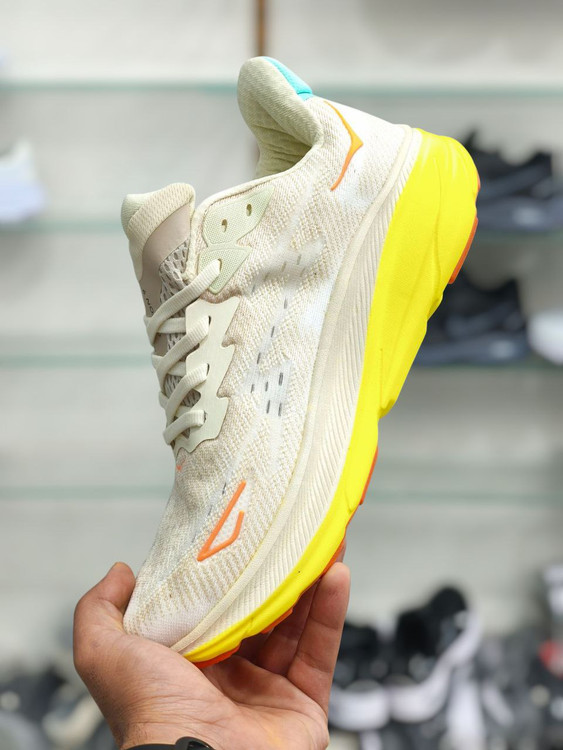 کتونی هوکا کلیفتون ۹ ویتنام وارداتی سایز 40 تا 45 /hoka clifton 9