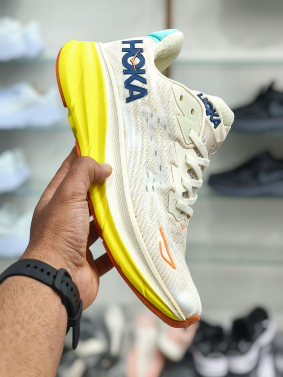 کتونی هوکا کلیفتون ۹ ویتنام وارداتی سایز 40 تا 45 /hoka clifton 9