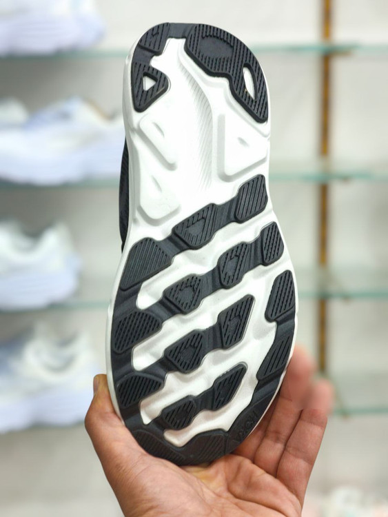 کتونی هوکا کلیفتون ۹ ویتنام وارداتی سایز 40 تا 45 /hoka clifton 9