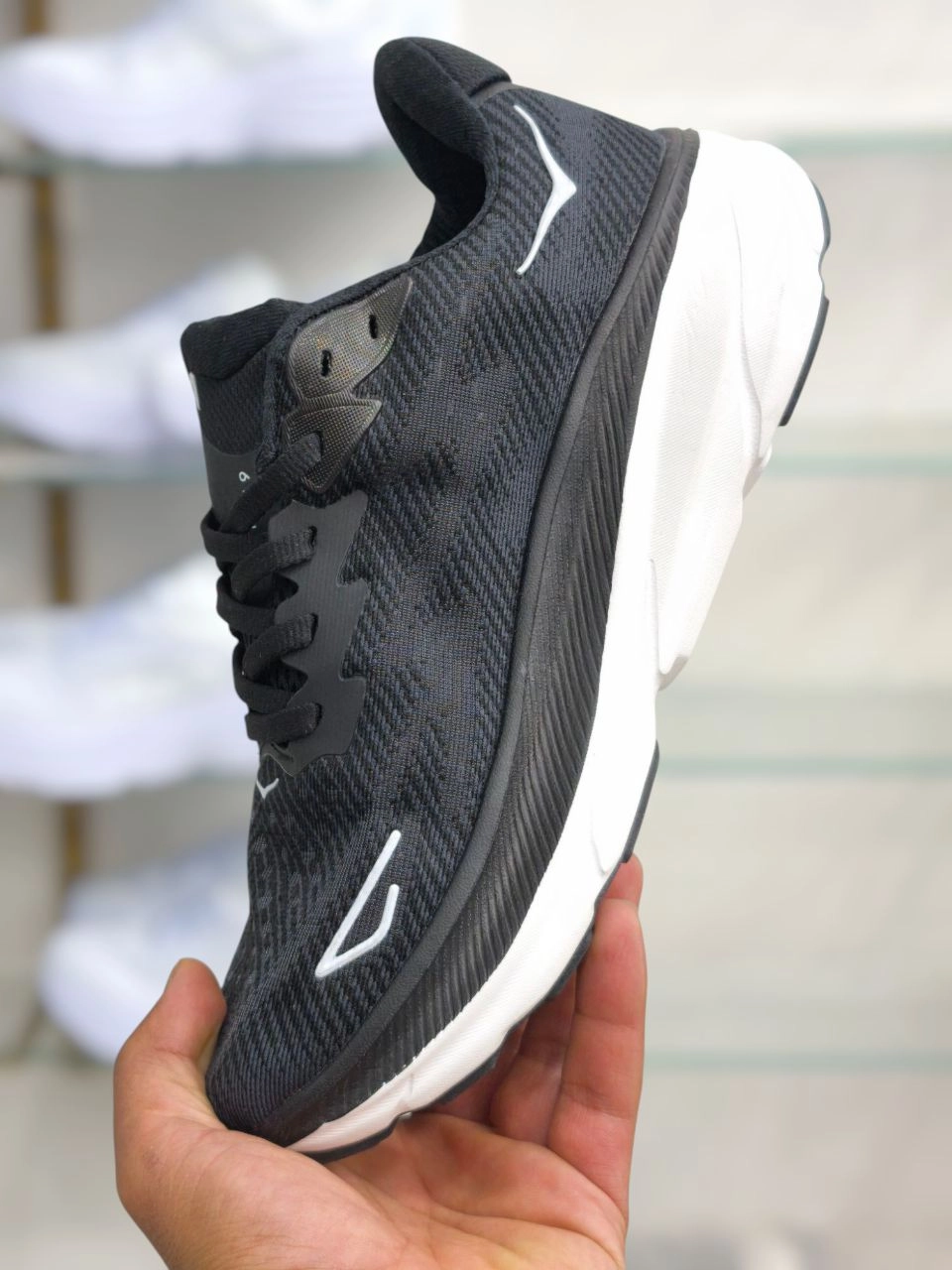 کتونی هوکا کلیفتون ۹ ویتنام وارداتی سایز 40 تا 45 /hoka clifton 9