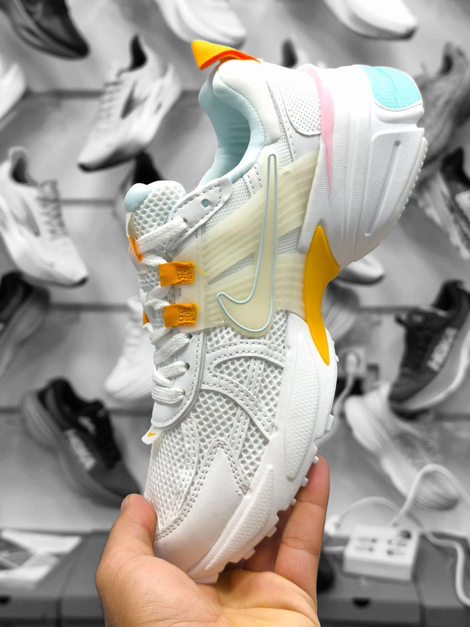 کتونی ویتنامی نایک مسترکوالیتی/ست زنانه و مردانه/رنگ بندی جذاب/Nike V2k Run