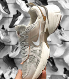 کتونی ویتنامی نایک مسترکوالیتی/ست زنانه و مردانه/رنگ بندی جذاب/Nike V2k Run