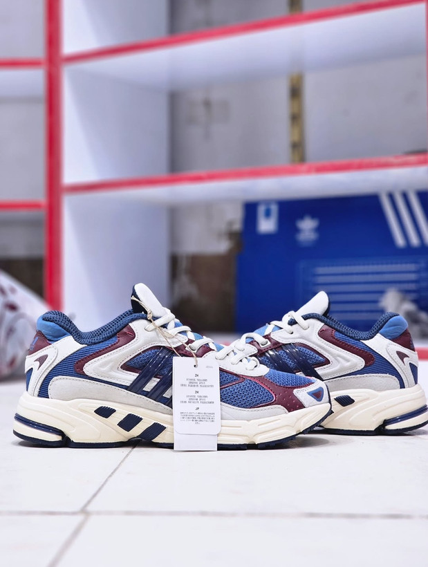 کتونی ادیداس فارماتون ویتنامی/سایز ۴۰ الی ۴۵ / رنگ بندی زیبا/Adidas Response کپی