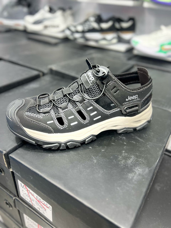 صندل آمریکایی جیپ تولید 2025 همراه با جعبه/سایز 40الی45/رنگ بندی جذاب،فروش تک و عمده/ Sandal jeep MADE IN USA