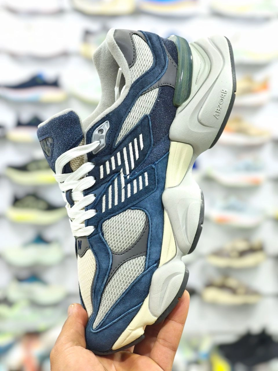 کتونی نیوبالانس ۹۰۶۰ تولید ویتنام/سایز 40 الی 45/فروش تک و عمده/New balance 9060
