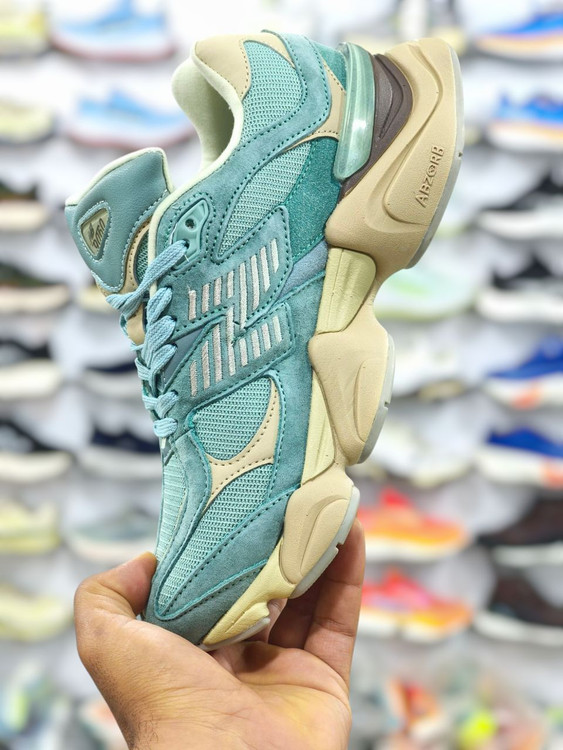 کتونی نیوبالانس ۹۰۶۰ تولید ویتنام/سایز 40 الی 45/فروش تک و عمده/New balance 9060