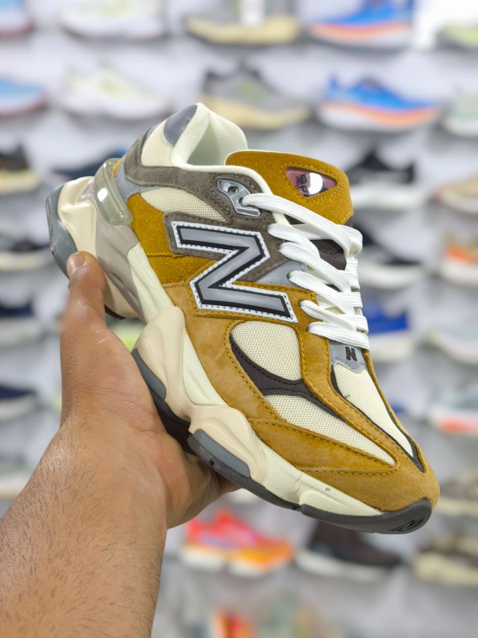 کتونی نیوبالانس ۹۰۶۰ تولید ویتنام/سایز 40 الی 45/فروش تک و عمده/New balance 9060
