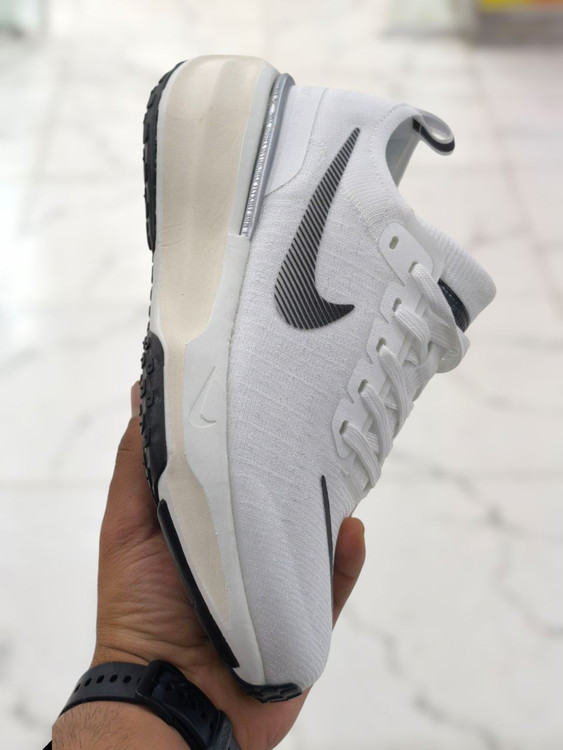 کتونی نایک زوم ایکس ویتنامی وارداتی/سایز 40,41,42/Nike ZoomX Inviciblie Run3