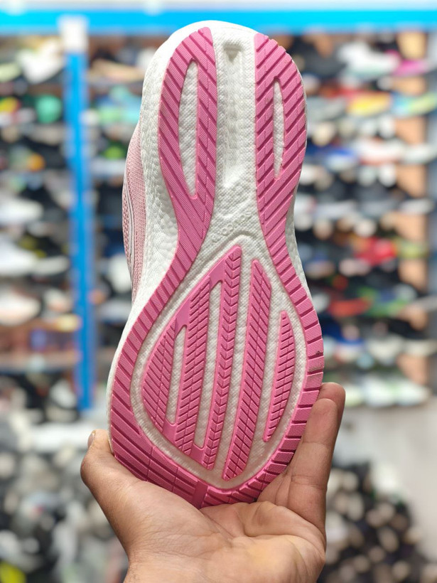 کتونی ساکونی تریمپ 21 ویتنامی وارداتی/سایز 36,37,38,39,40/Saucony Triumph 21