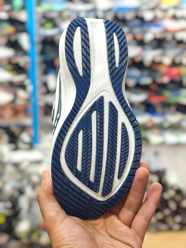 کتونی ساکونی تریمپ 21 ویتنامی وارداتی/سایز 36,37,38,39,40/Saucony Triumph 21