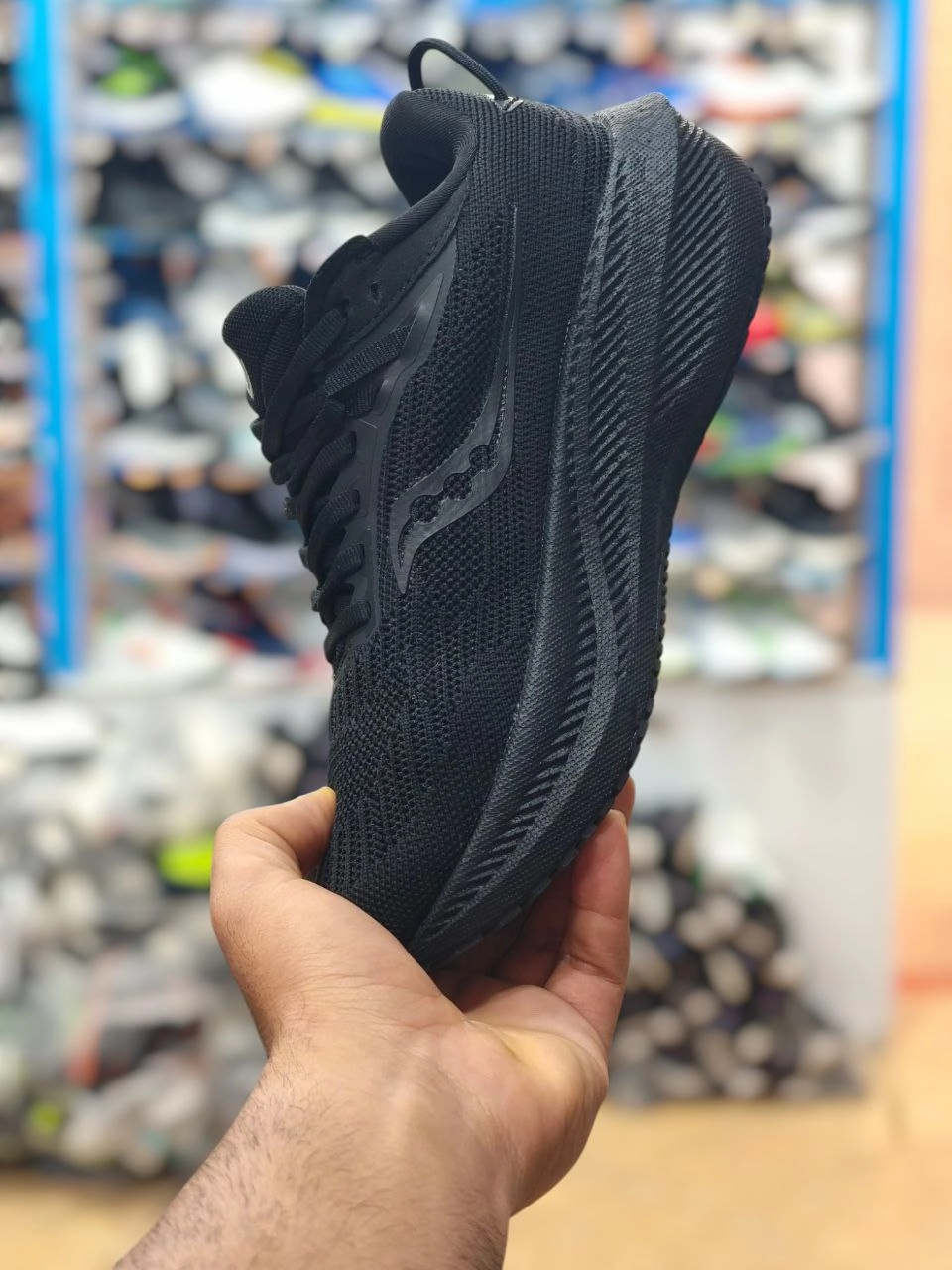 کتونی ساکونی تریمپ 21 ویتنامی وارداتی/سایز 36,37,38,39,40/Saucony Triumph 21