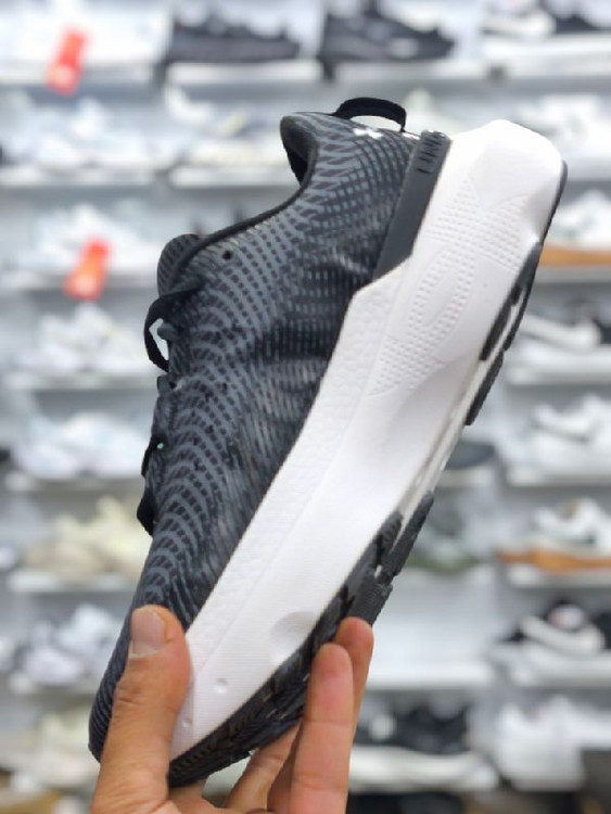 کتونی آندرآرمور ویتنامی وارداتی/سایز 40,41,42,43,44,45/Under Armour lnfinite Pro Running Shoes