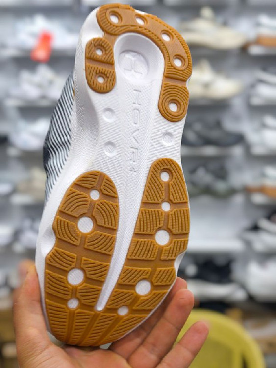 کتونی آندرآرمور ویتنامی وارداتی/سایز 40,41,42,43,44,45/Under Armour lnfinite Pro Running Shoes