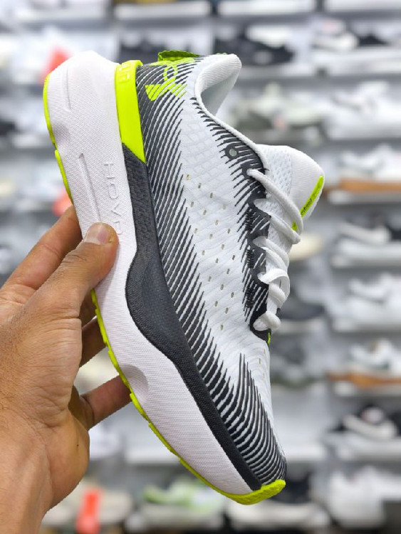 کتونی آندرآرمور ویتنامی وارداتی/سایز 40,41,42,43,44,45/Under Armour lnfinite Pro Running Shoes