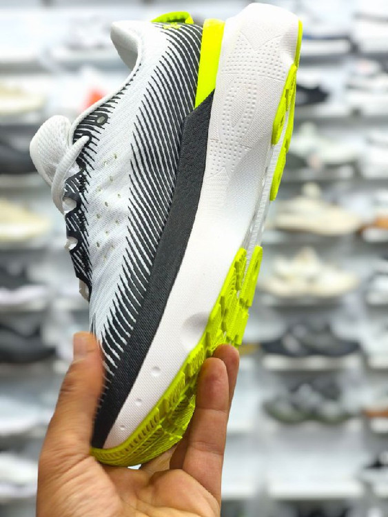 کتونی آندرآرمور ویتنامی وارداتی/سایز 40,41,42,43,44,45/Under Armour lnfinite Pro Running Shoes