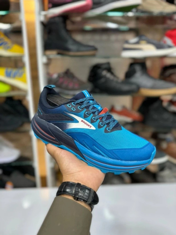 کتونی ویتنامی بروکس کاسکادیا 16 ویتنامی وارداتی/سایز 40,41,42,43,44,45/Brooks Cascadia 16