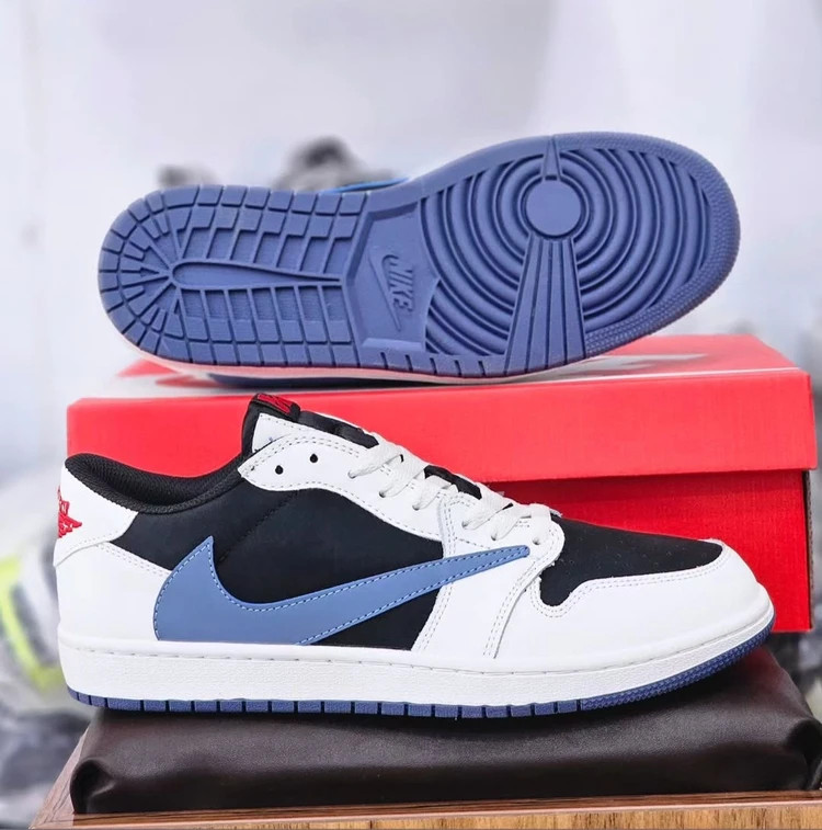 کتونی نایک ایر جردن 1 تراویس اسکات ویتنامی وارداتی/سایز 40,41,42,43,44,45/Air jordan 1 High Travis Scot