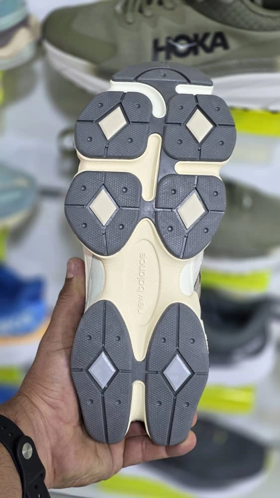 کتونی نیوبالانس 9060 ویتنامی وارداتی/سایز40,41,42,43,44,45/Newbalance 9060
