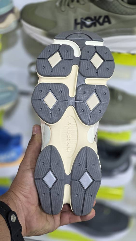 کتونی نیوبالانس 9060 ویتنامی وارداتی/سایز40,41,42,43,44,45/Newbalance 9060