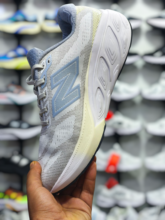 کتونی رانینگ نیوبالانس 880 ویتنامی مسترکوالیتی/رنگ بندی جذاب/ Newbalance 880 vietnam running