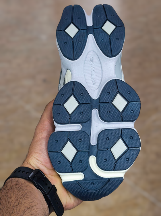 کتونی نیوبالانس 9060 ویتنامی وارداتی/سایز38,39,40,41,42,43,44,45/Newbalance 9060