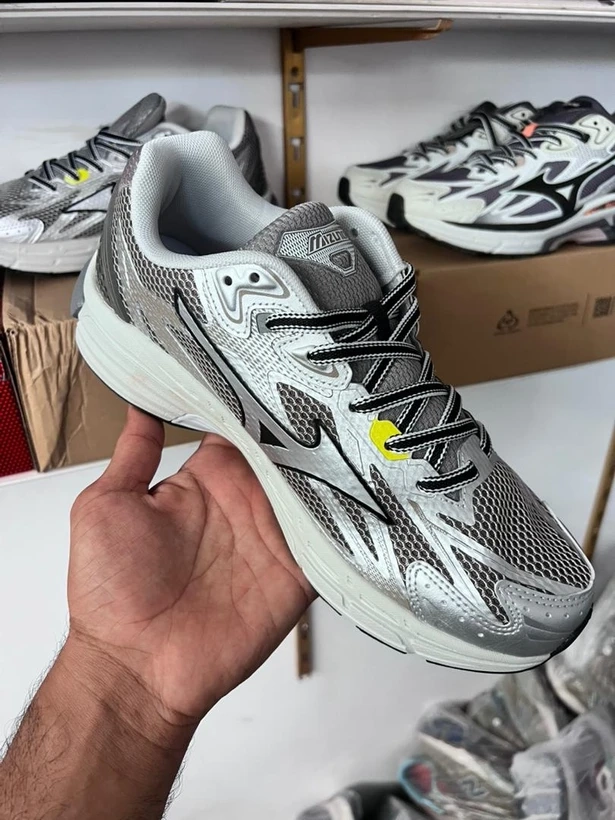 کتونی میزانو ویو بتا ویتنامی وارداتی/Mizuno Wave Rider Beta/سایز 40 الی 45/ فروش عمده و تک