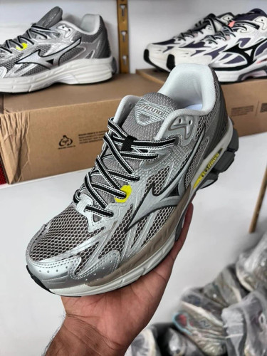 کتونی میزانو ویو بتا ویتنامی وارداتی/Mizuno Wave Rider Beta/سایز 40 الی 45/ فروش عمده و تک