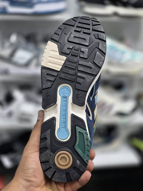 کتونی ادیداس تورشن سوپر ویتنامی/سایز ۴۰ الی ۴۵ / رنگ بندی زیبا/Adidas Torsion Super